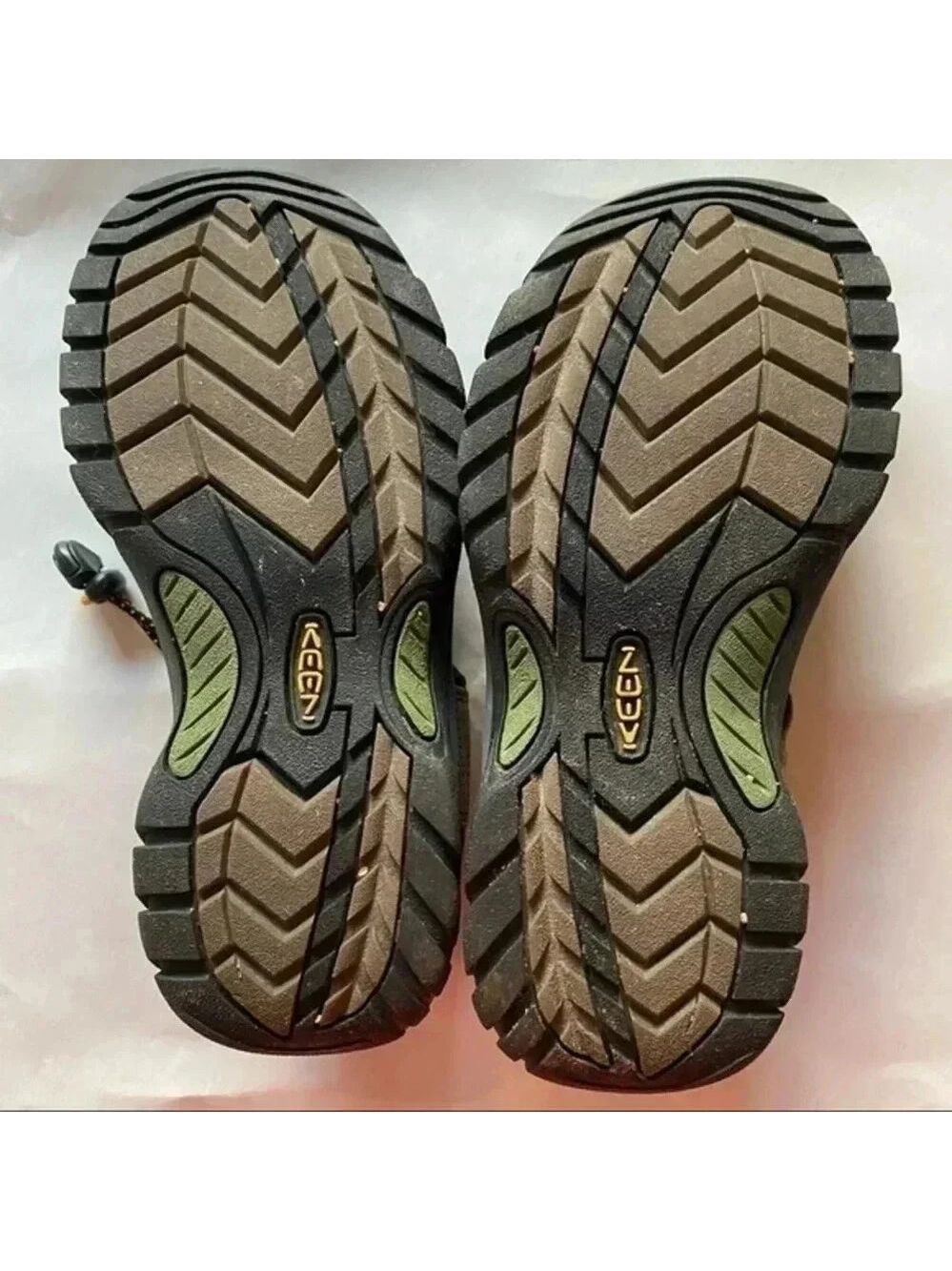 KEEN Waterproof Women's Size 7.5 Green Hiking Camping Fishing Sport Sand… - Picture 2 of 9
